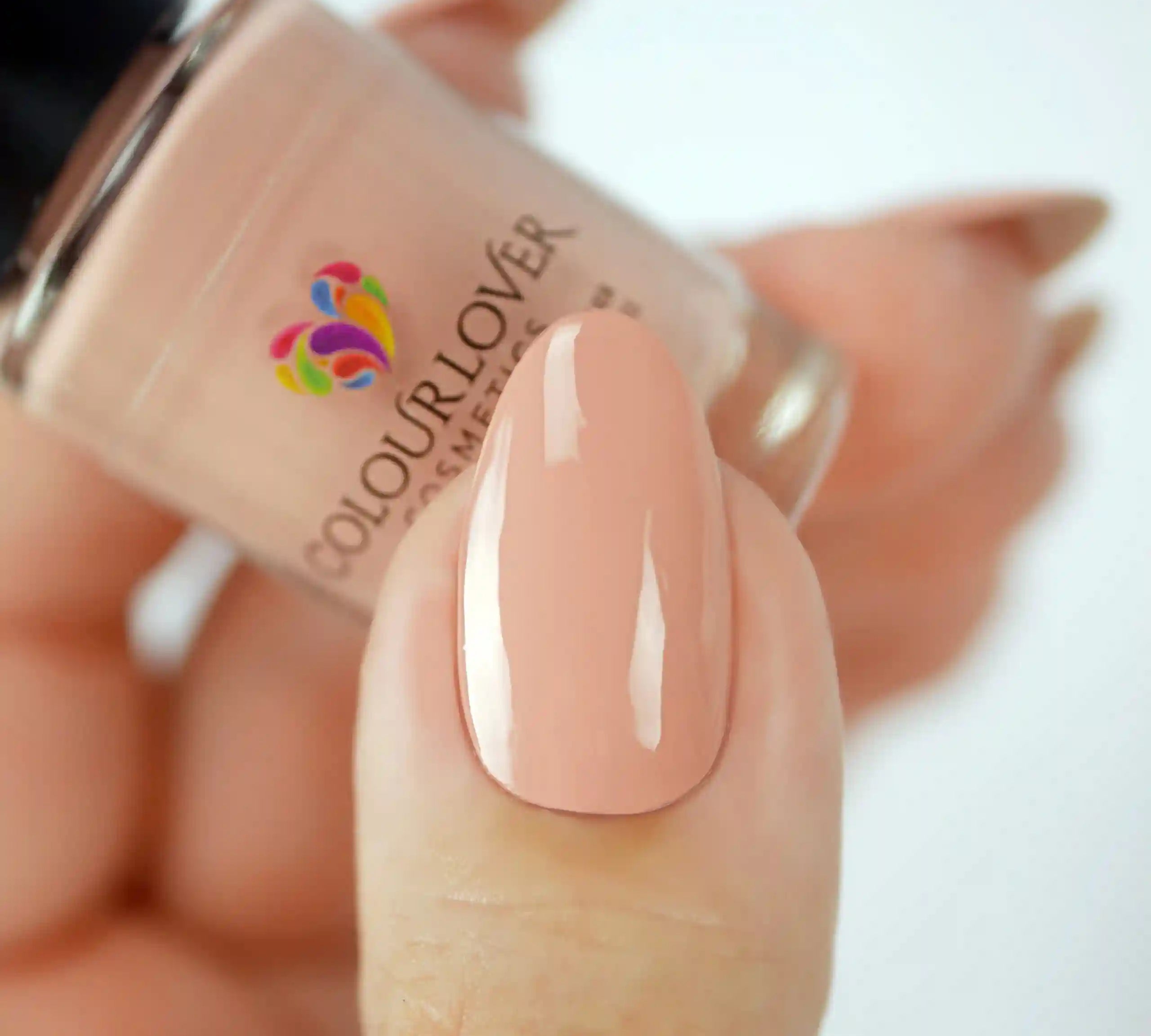 Barely Tanned – Vegan quick-dry nude nail polish with peach undertones, 10-free and cruelty-free.
