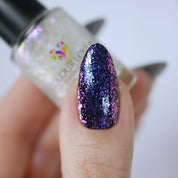 Chilling Joy – Vegan 10-free multichrome nail polish with a glossy finish, plant-based, and cruelty-free