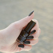 Staples Collection – Vegan 10-free nail polish set with strengthening formula