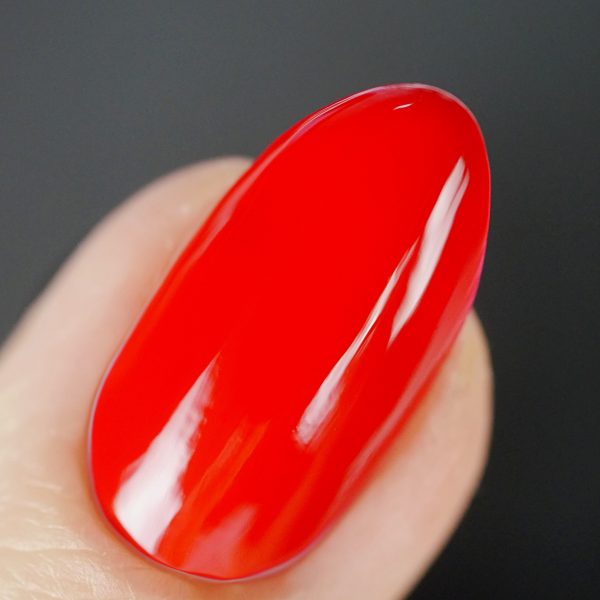 Timeless Red – Vegan 10-free classic red nail polish with a cream finish, plant-based, and cruelty-free.