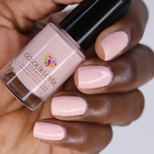Beach Rules – Vegan quick-dry nude nail polish with pink undertones, 10-free and cruelty-free.