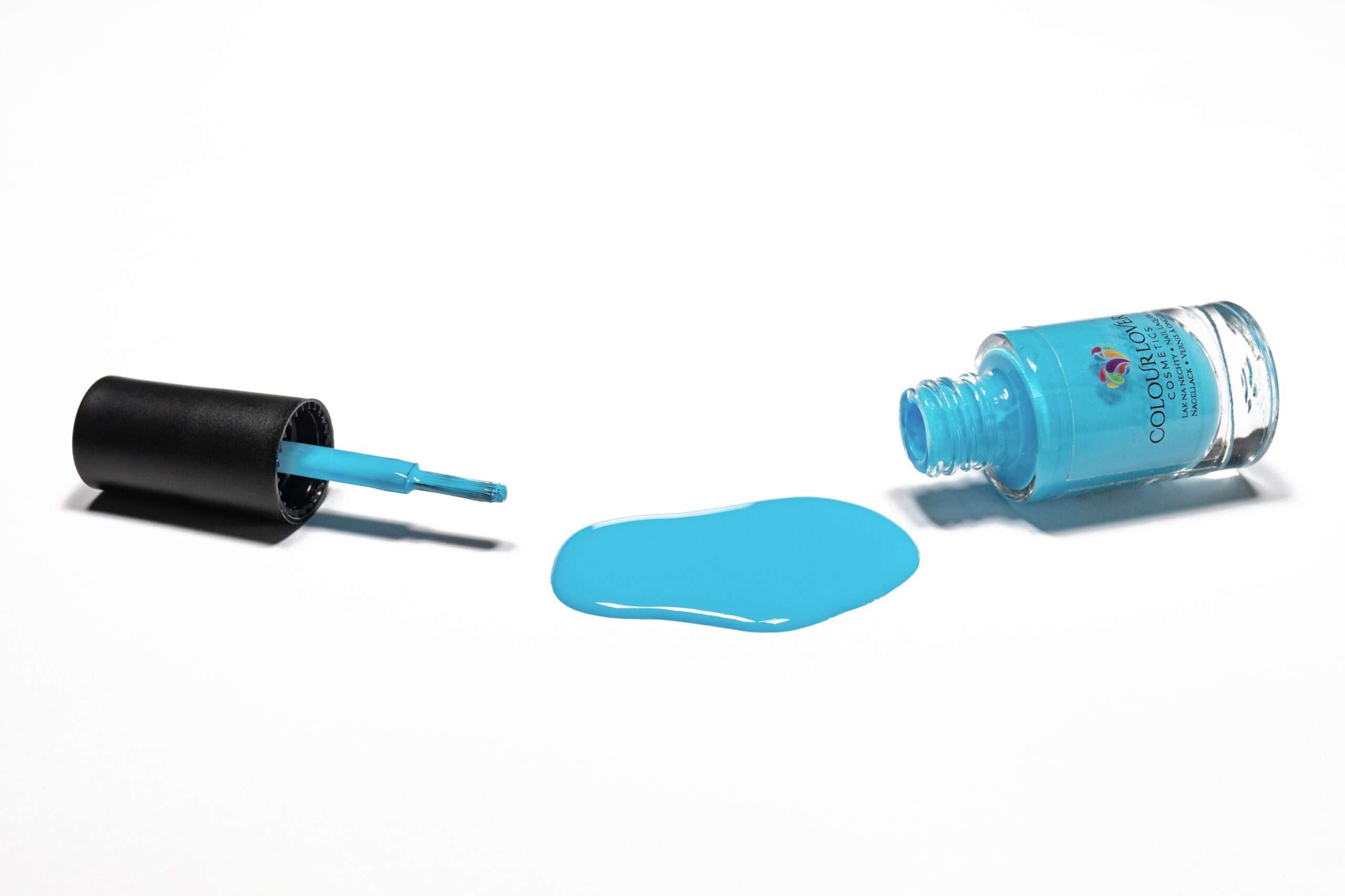 Clear Blue Sky – Vegan 10-free crystal blue nail polish with a glossy finish, plant-based, and cruelty-free