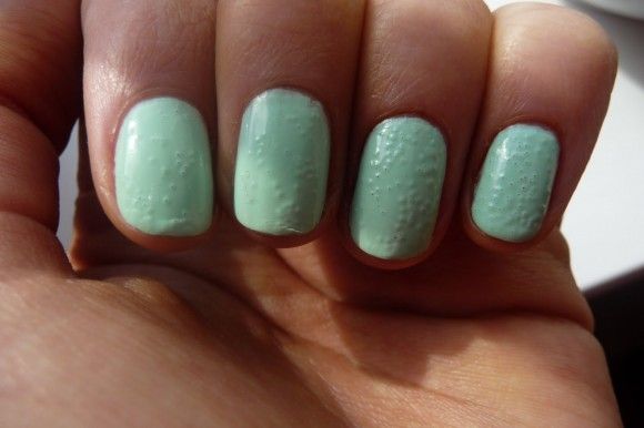 How to Avoid Bubbles in Nail Polish – 3 Easy Tips