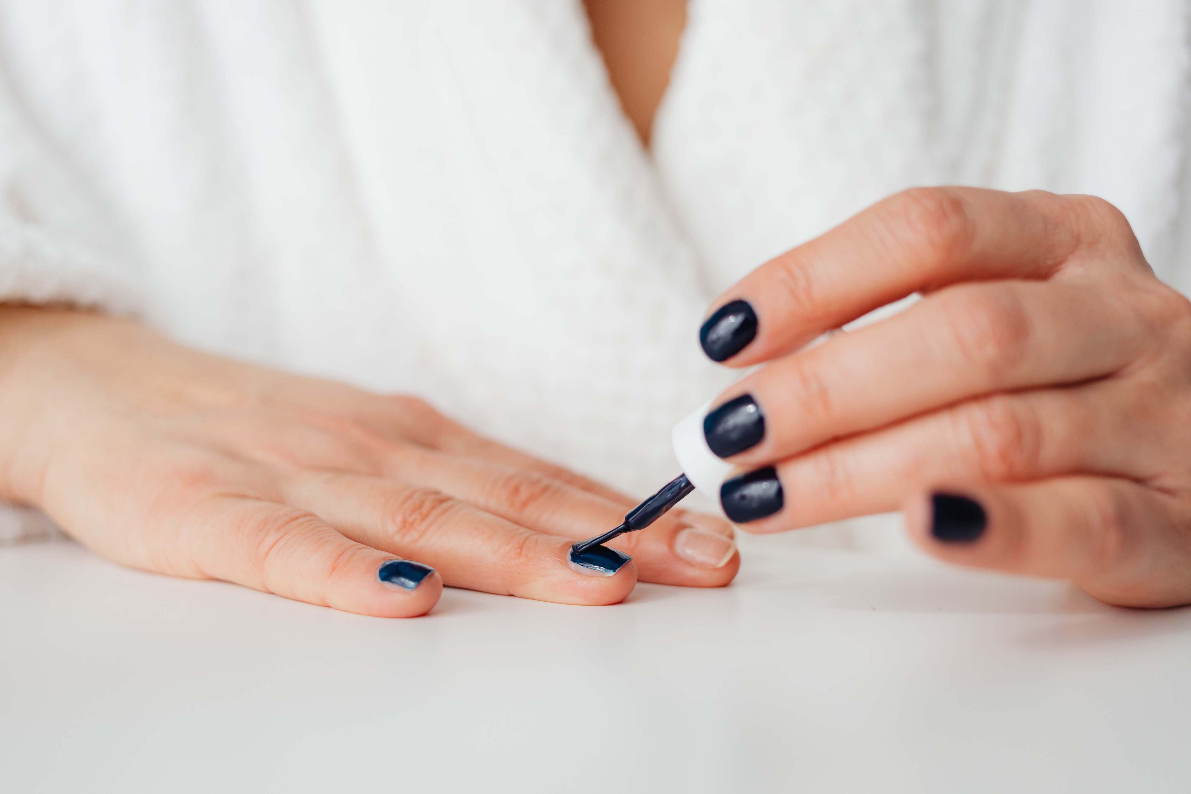 3 Tips to Protect Your Skin While Painting Your Nails