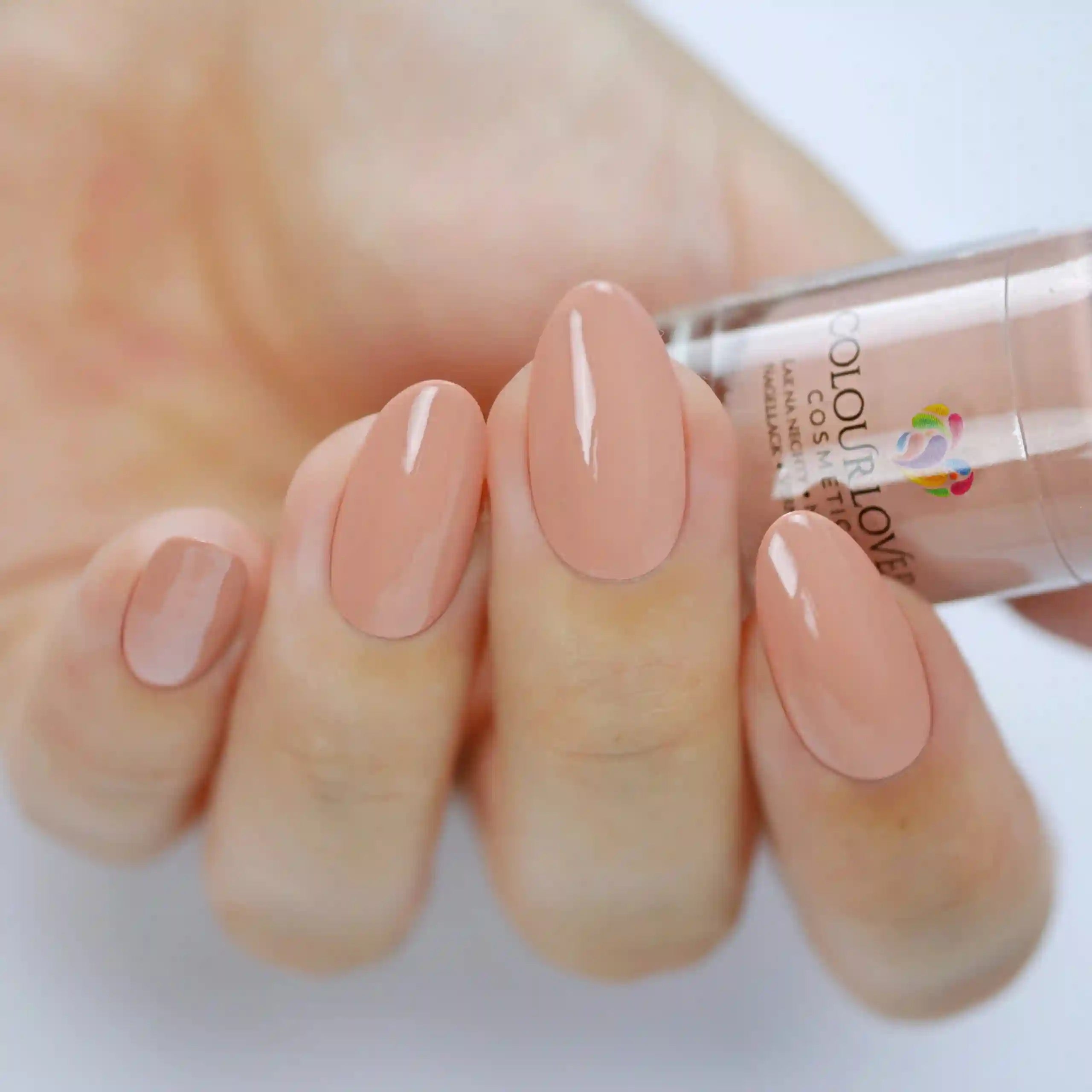 Barely Tanned – Vegan quick-dry nude nail polish with peach undertones, 10-free and cruelty-free.
