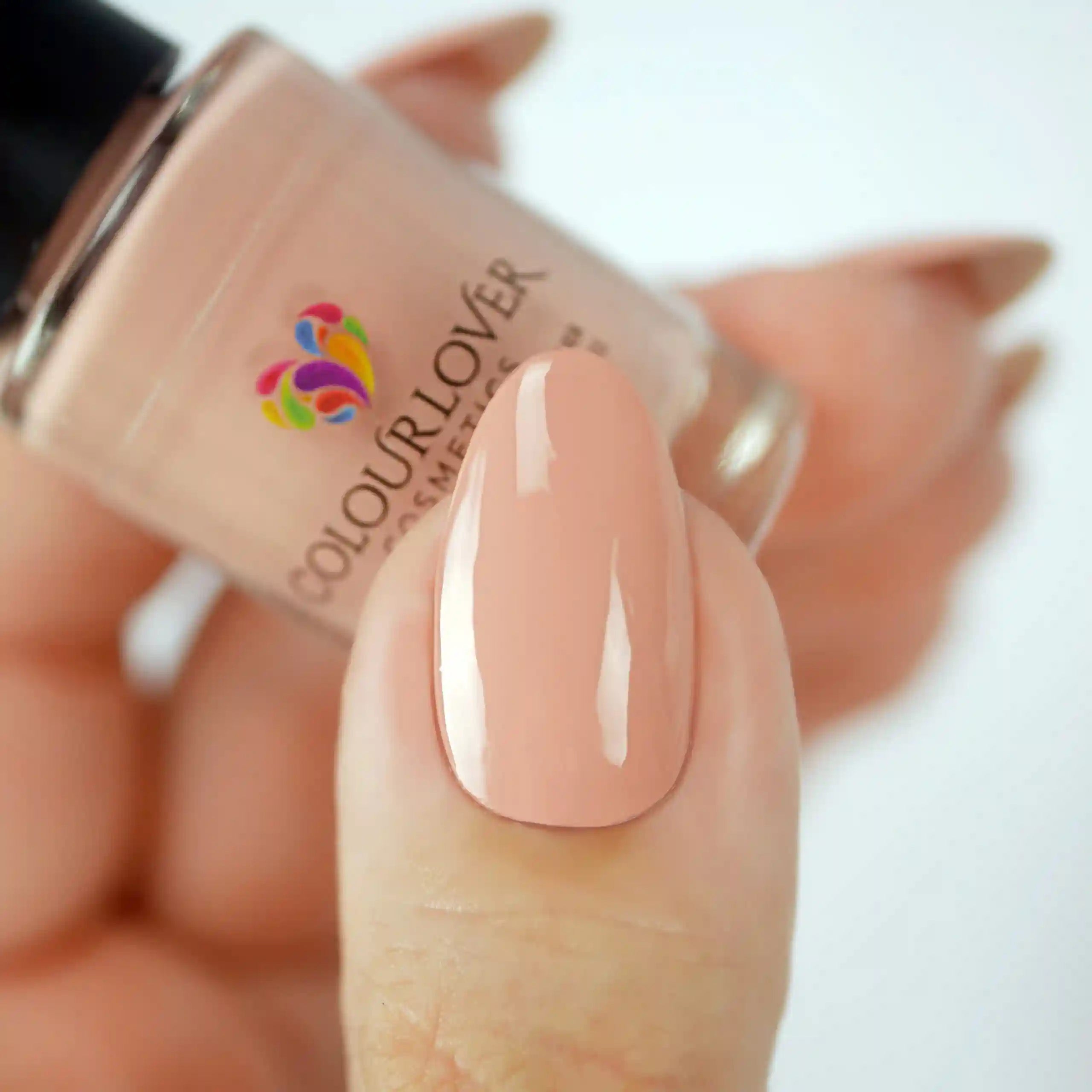 Barely Tanned – Vegan quick-dry nude nail polish with peach undertones, 10-free and cruelty-free.
