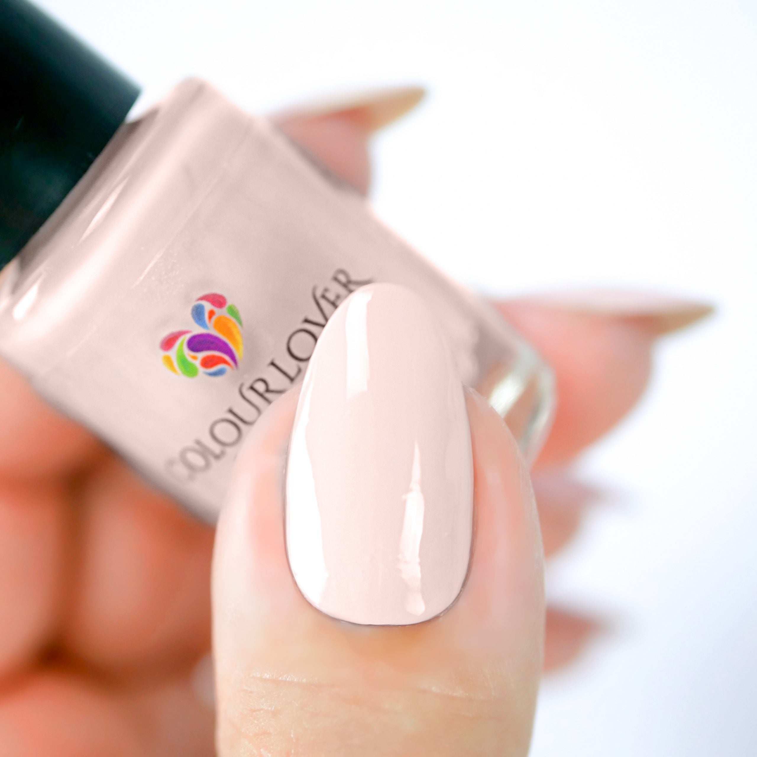 nude nail polish with plant based, 10-free, vegan, cruelty free, sustainable, safe and healthy formula handmade in Slovakia