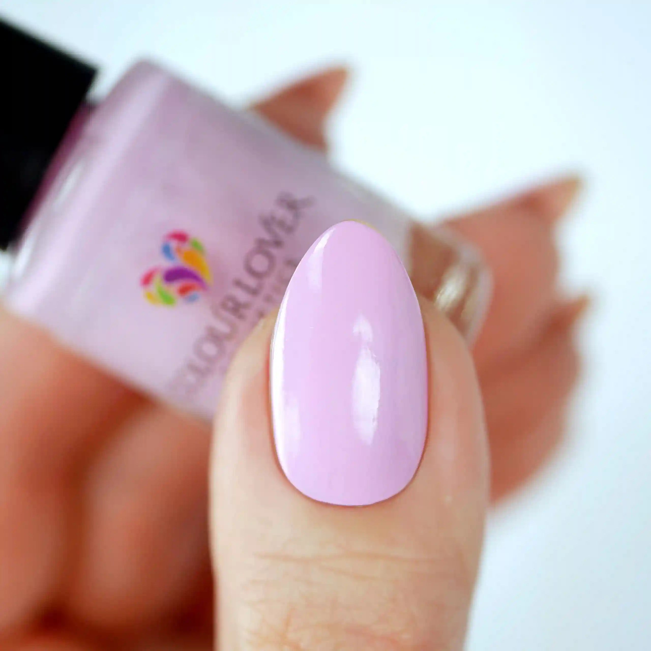 Caring – Vegan 10-free soft pink nail polish with a creamy finish, plant-based, and cruelty-free