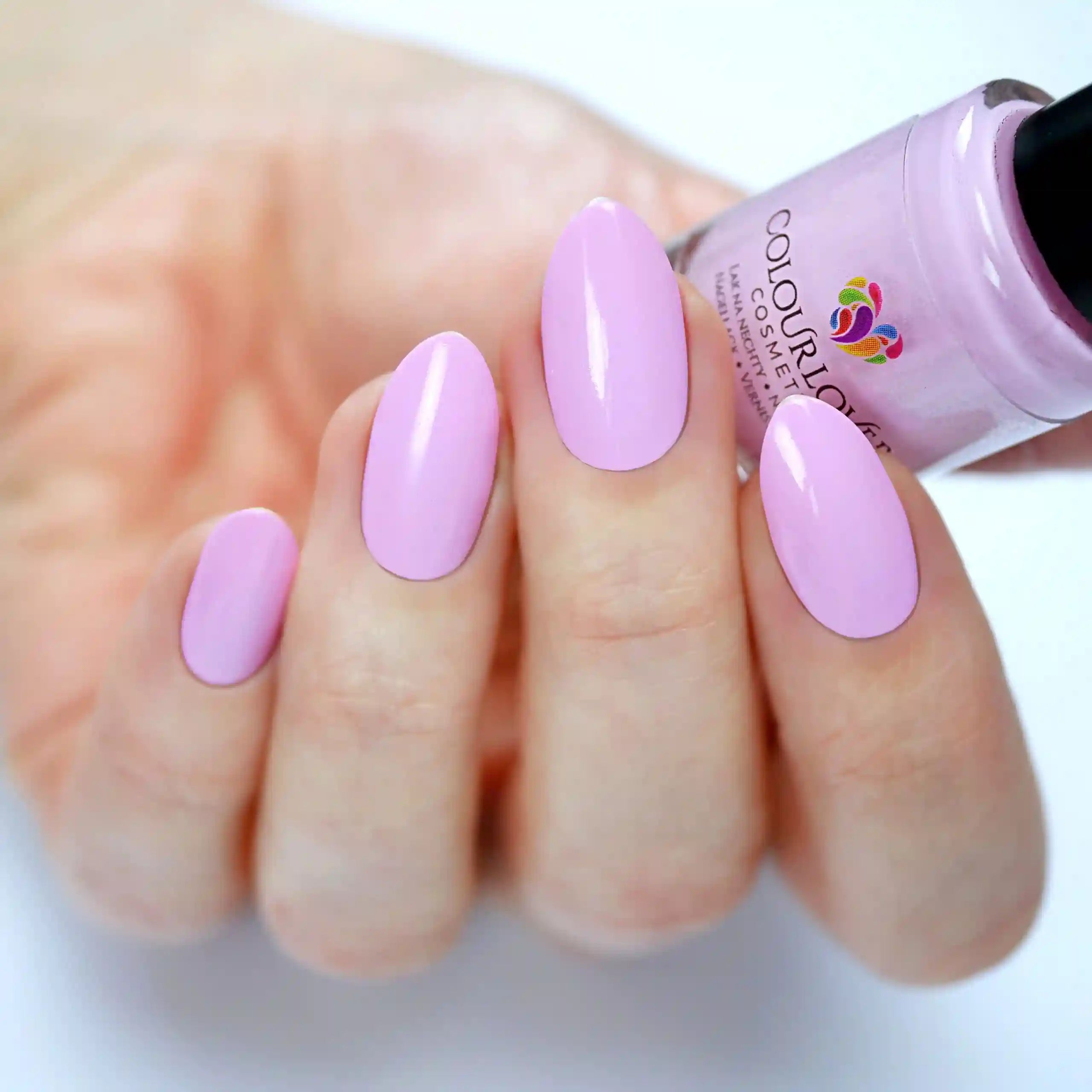 Caring – Vegan 10-free soft pink nail polish with a creamy finish, plant-based, and cruelty-free