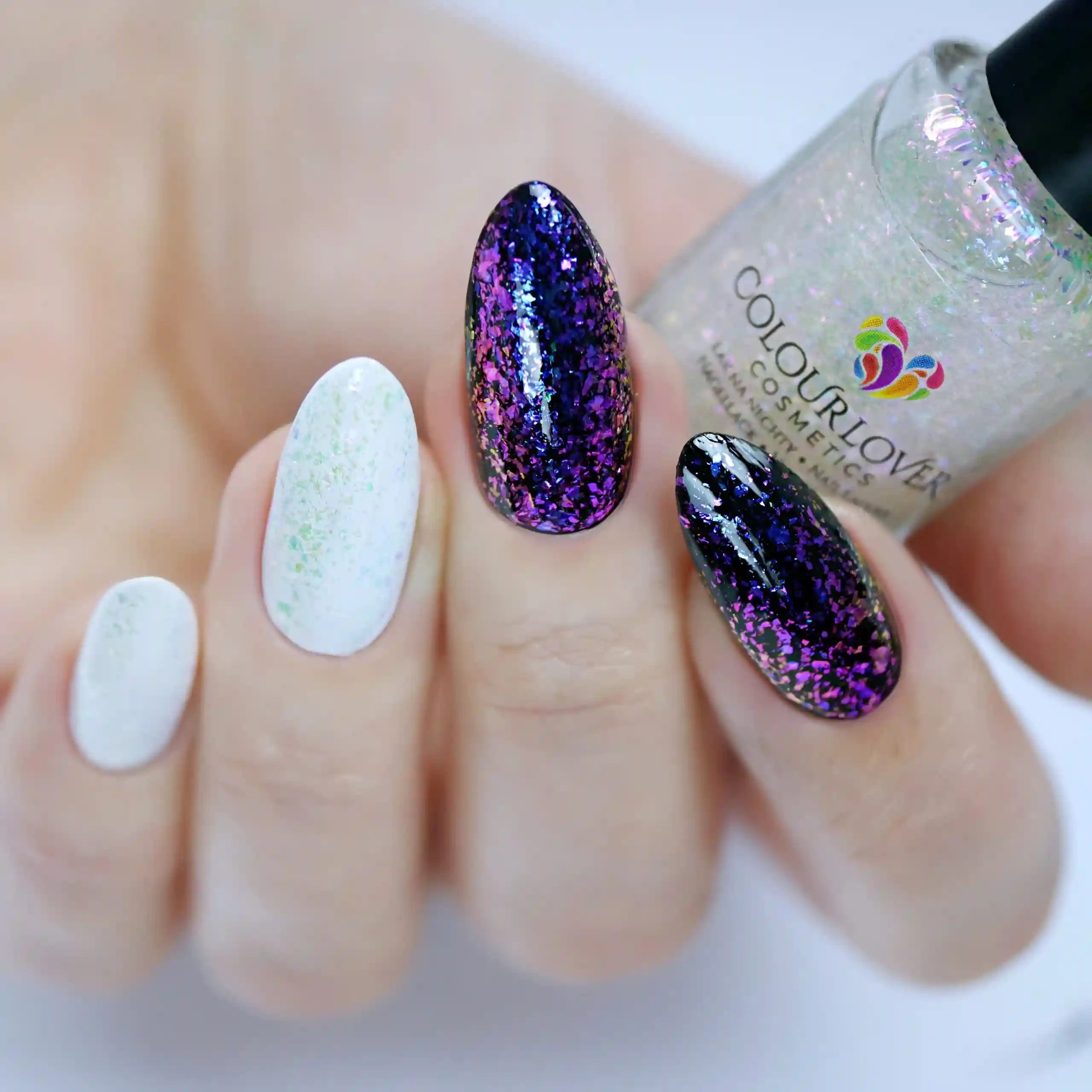 Chilling Joy – Vegan 10-free multichrome nail polish with a glossy finish, plant-based, and cruelty-free