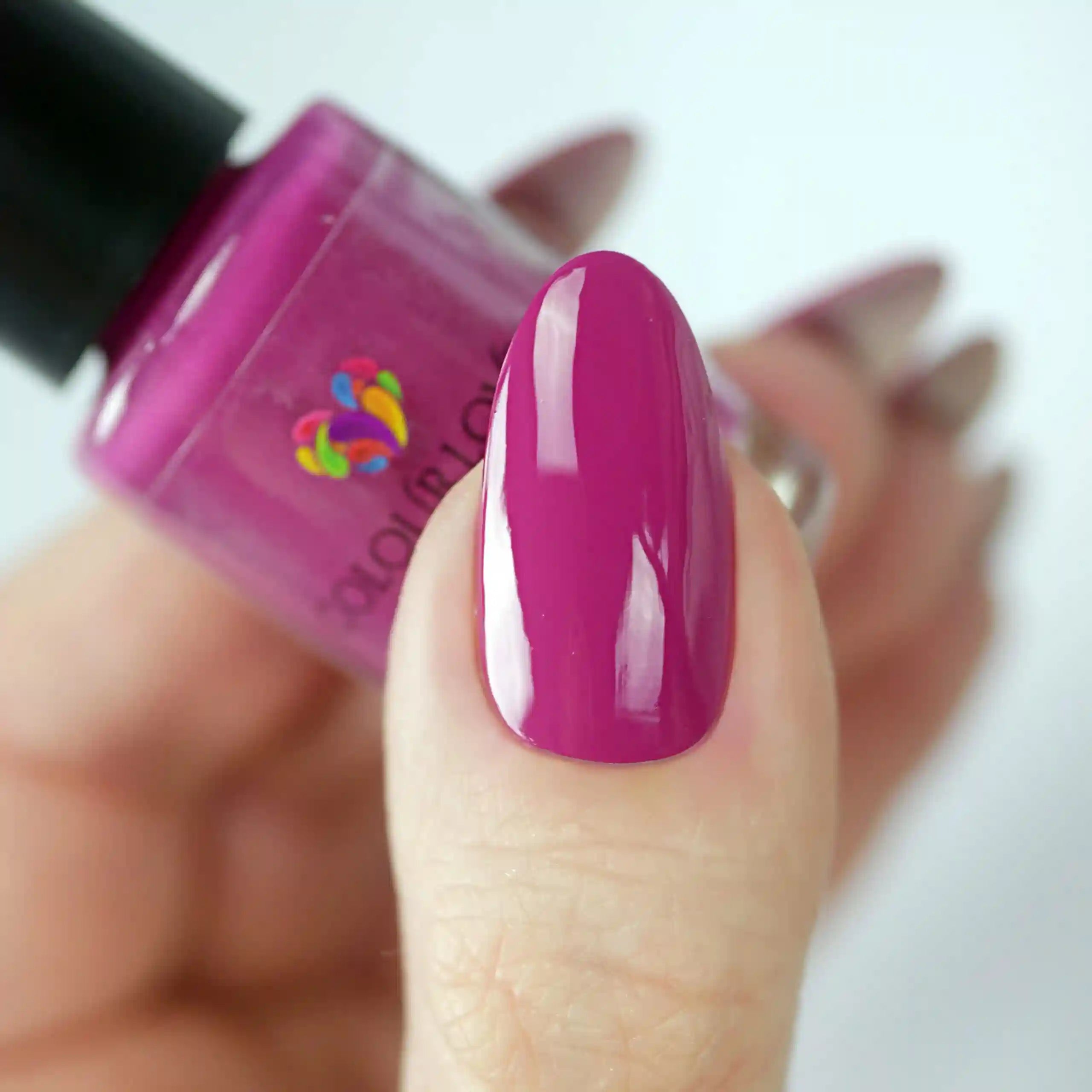 Cupcakes and Sandwiches – Vegan 10-free light pink nail polish with a glossy finish, plant-based, and cruelty-free