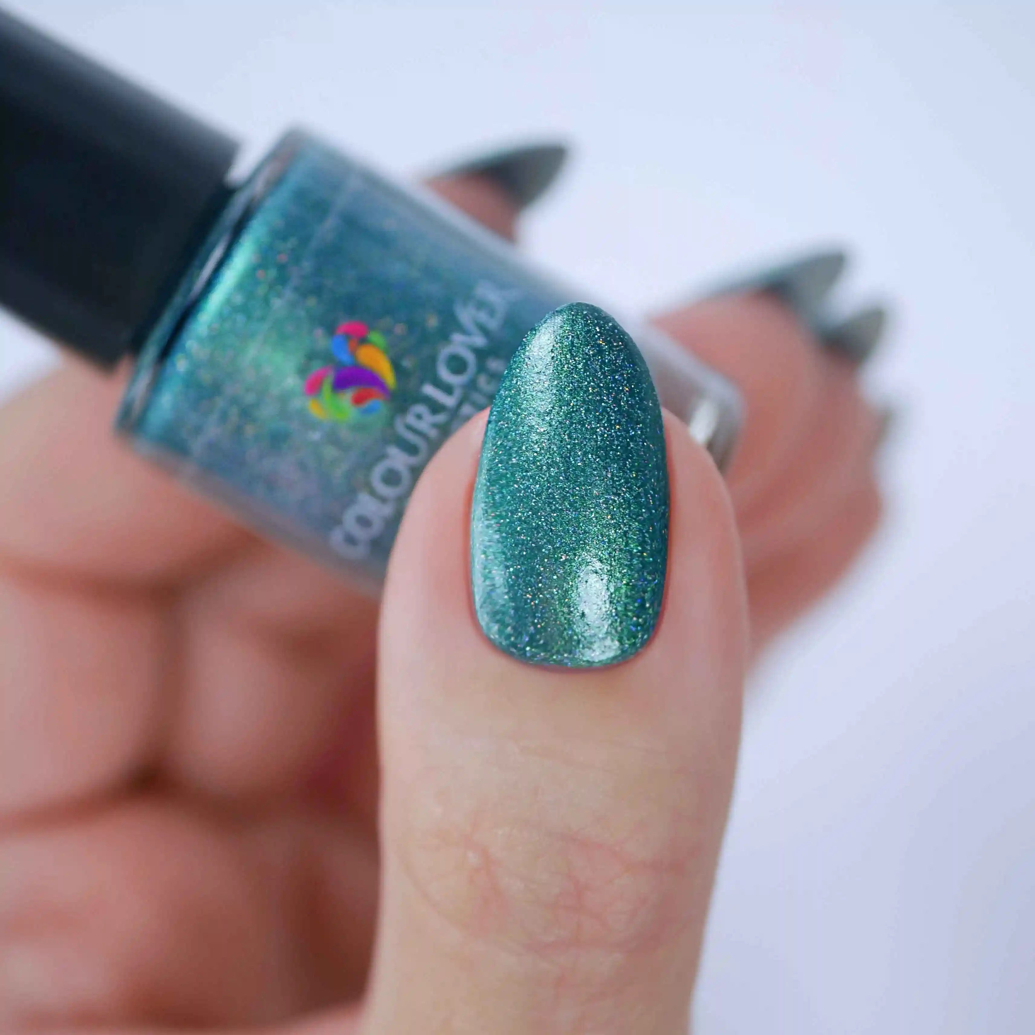 Emerald – Vegan 10-free deep green nail polish with a glossy finish, plant-based, and cruelty-free