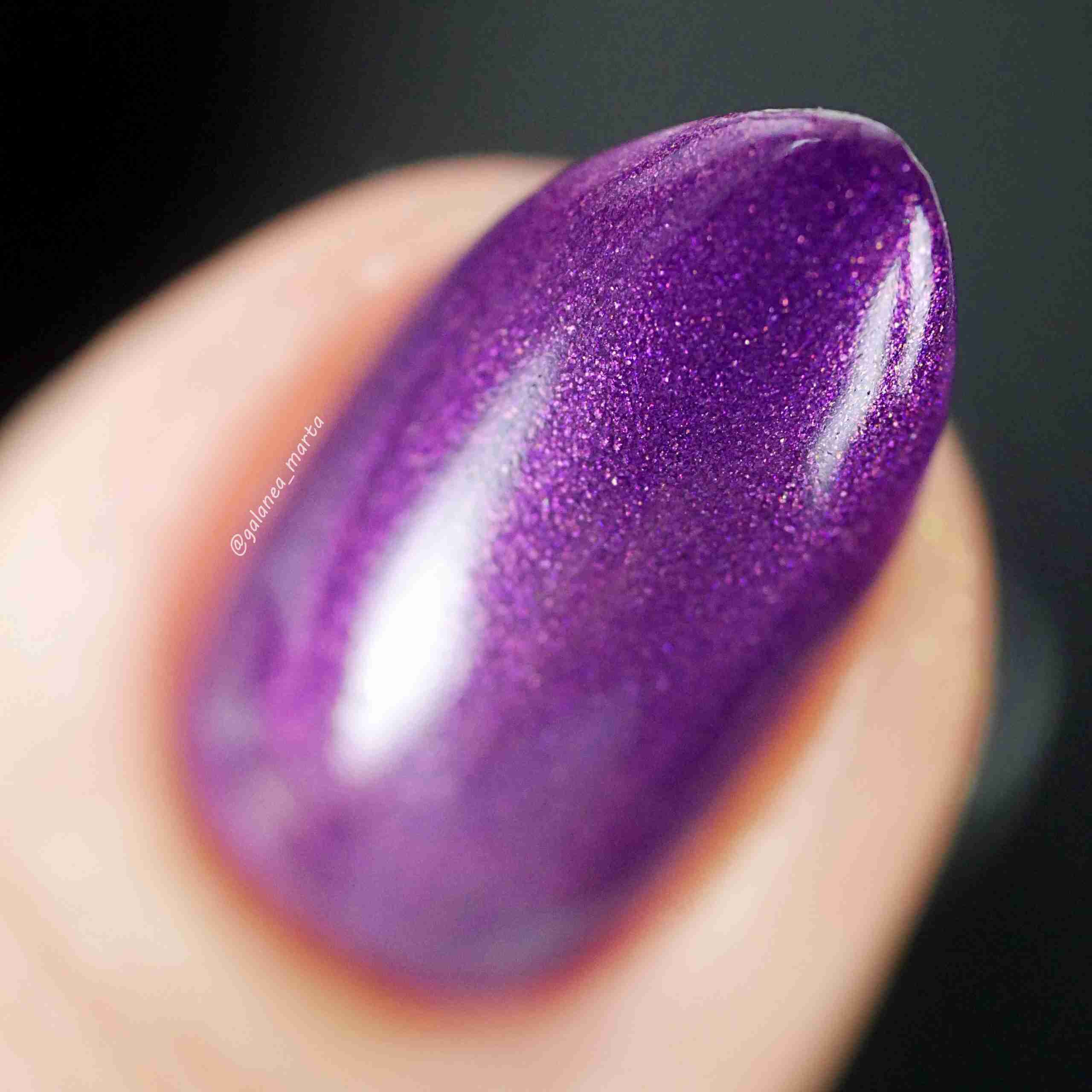 Iris – Vegan 10-free purple shimmer nail polish with a shimmer finish, plant-based, and cruelty-free.
