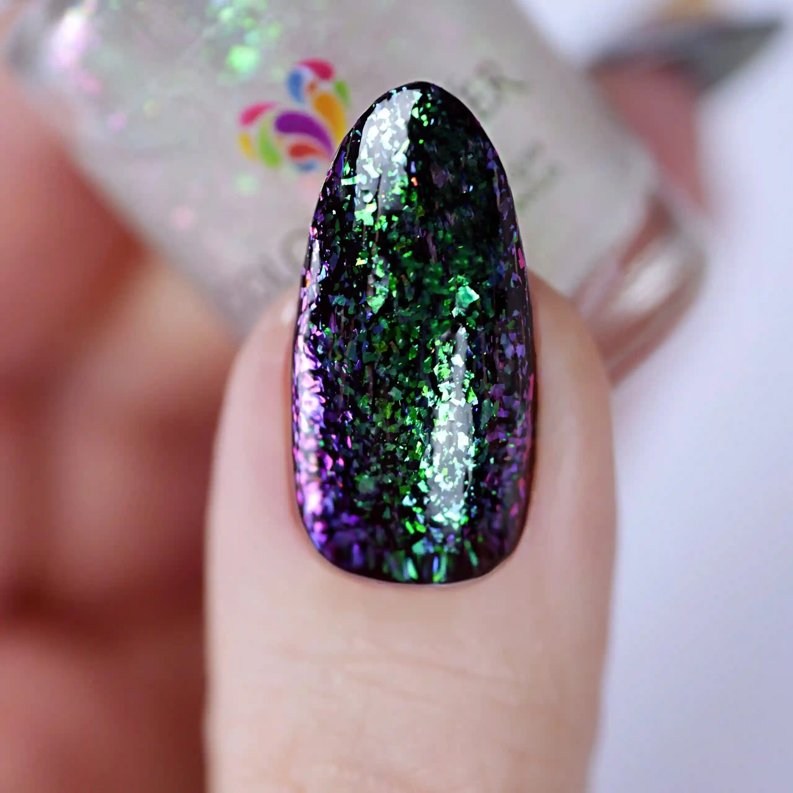 Polar Twinkle – Vegan 10-free color-changing nail polish shifting from green to purple with a shimmer finish, plant-based, and cruelty-free